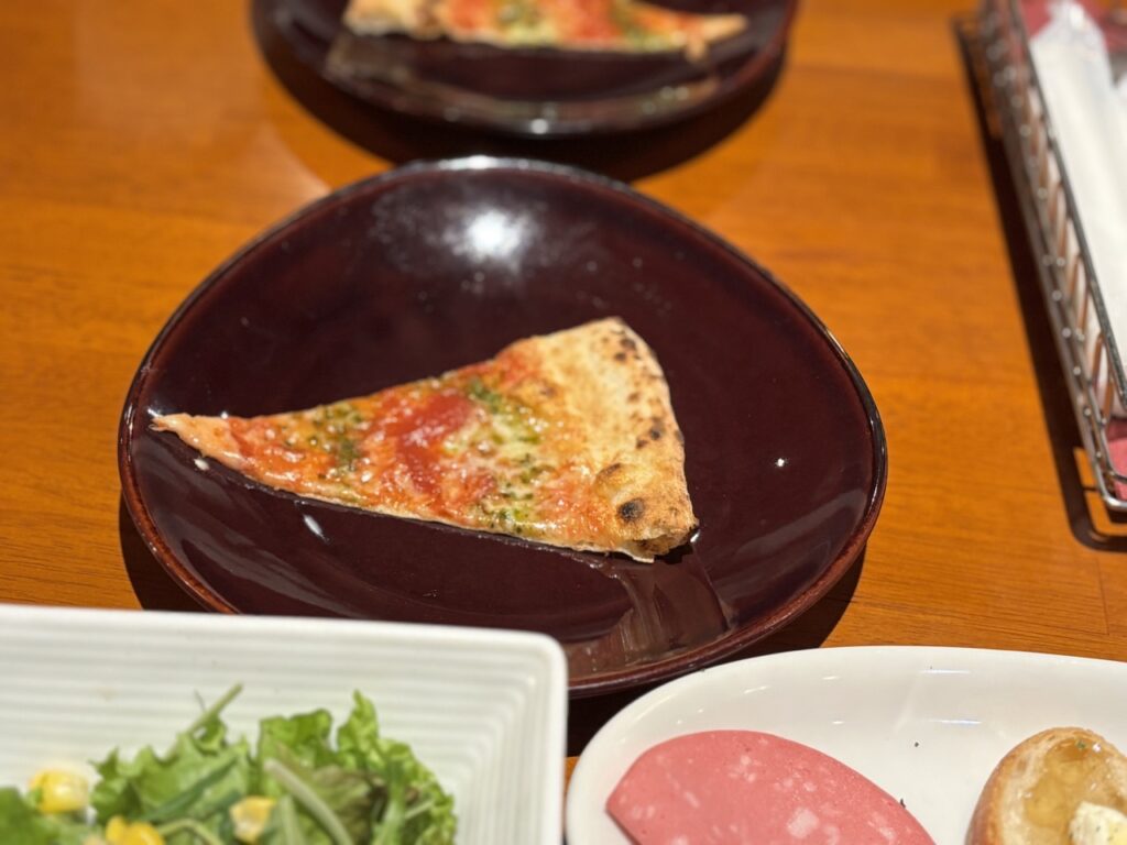 リトファン岡山店　2025年3月　ディナーメニューIMG_1130（大）ピザ